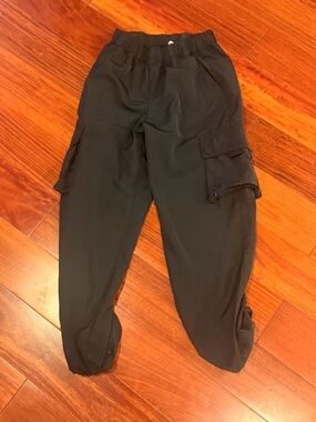 Alo Cargo Jogger Pants - Elastic Waist